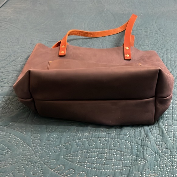 Portland Leather Deep Water tote with tandles - Picture 3 of 7